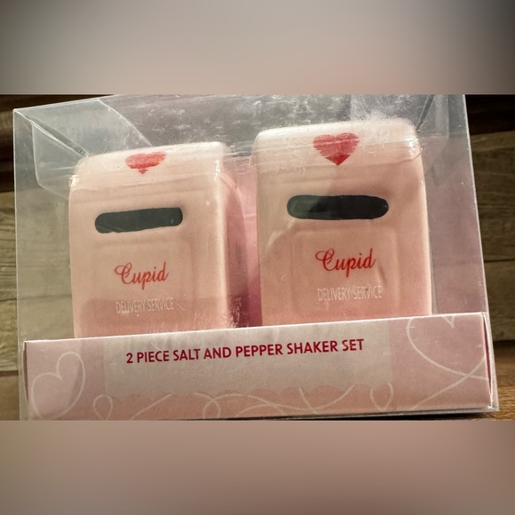 Pink Mailbox Salt and Pepper Ceramic Shaker Set Cupid's Love Letters - N… - Picture 6 of 8